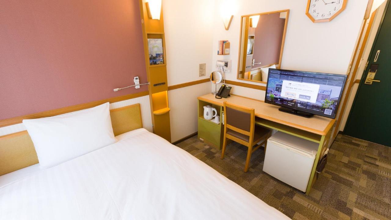 Toyoko Inn Shin-Yokohama Ekimae Honkan Yokohama (Kanagawa) Exterior foto